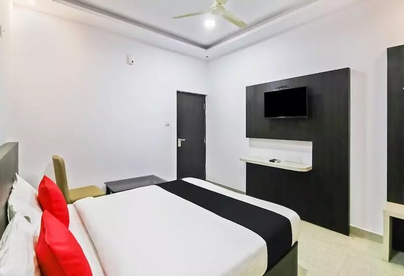 Capital O 35621 Hotel Durga International