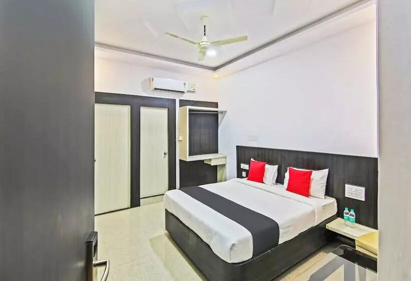 Capital O 35621 Hotel Durga International