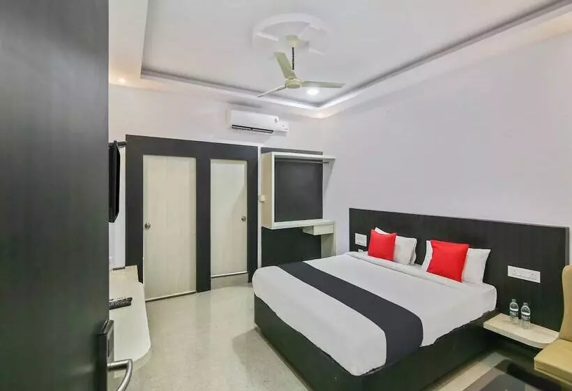 Capital O 35621 Hotel Durga International