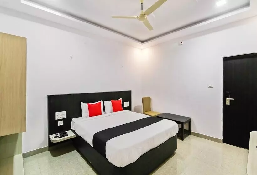 Capital O 35621 Hotel Durga International