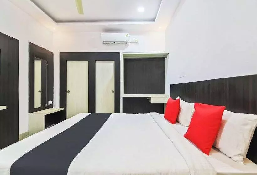 Capital O 35621 Hotel Durga International