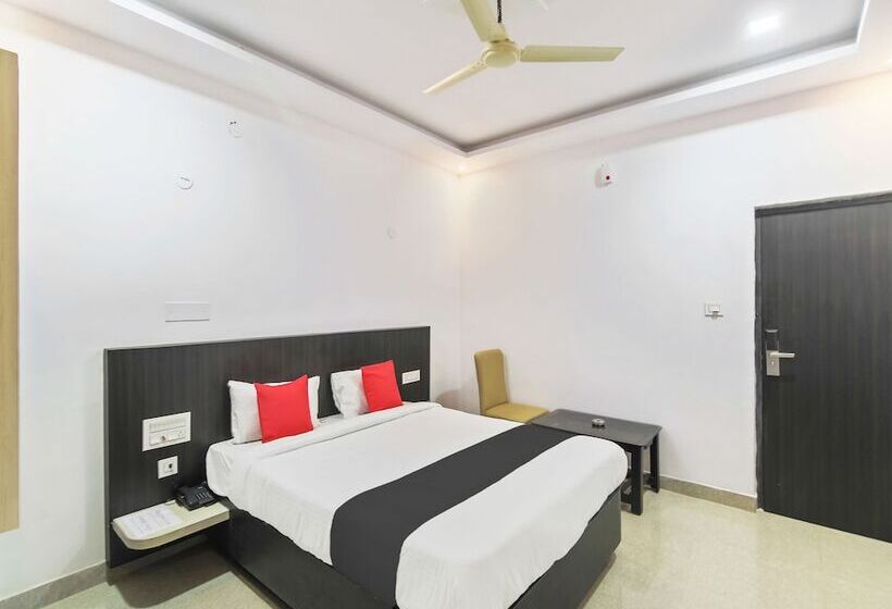 Capital O 35621 Hotel Durga International