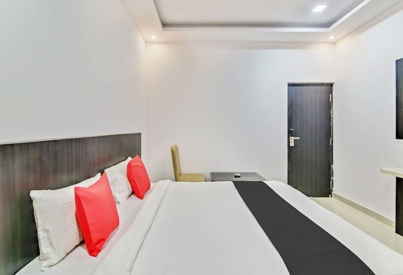 Capital O 35621 Hotel Durga International