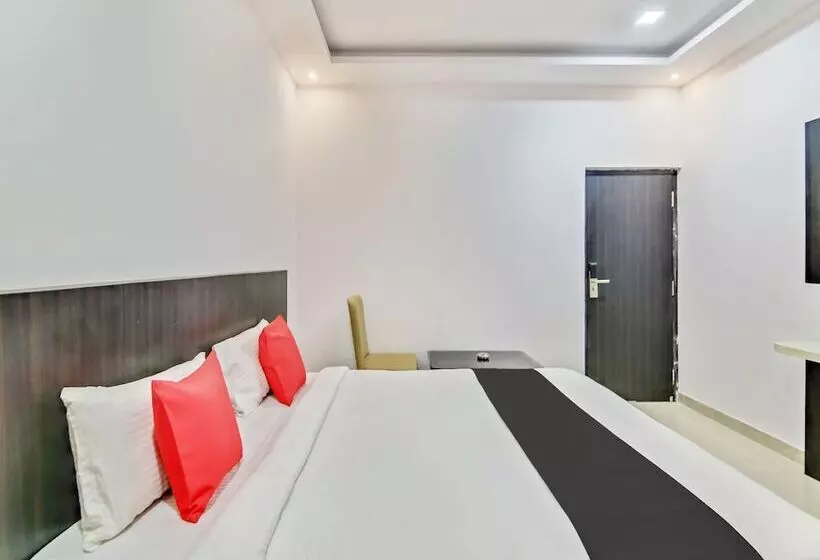 Capital O 35621 Hotel Durga International
