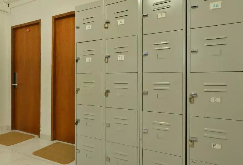Reddoorz Hostel @ Lavender Mrt