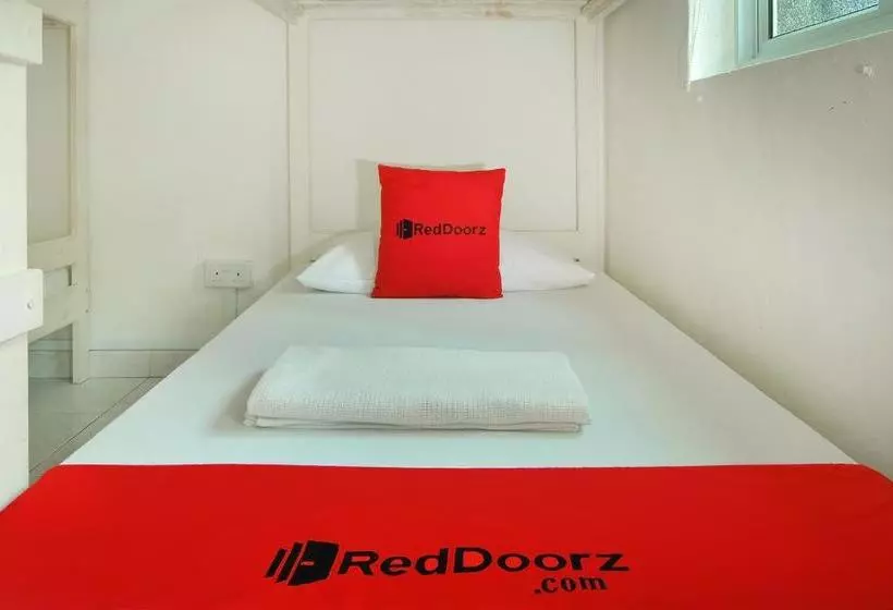 Reddoorz Hostel @ Lavender Mrt