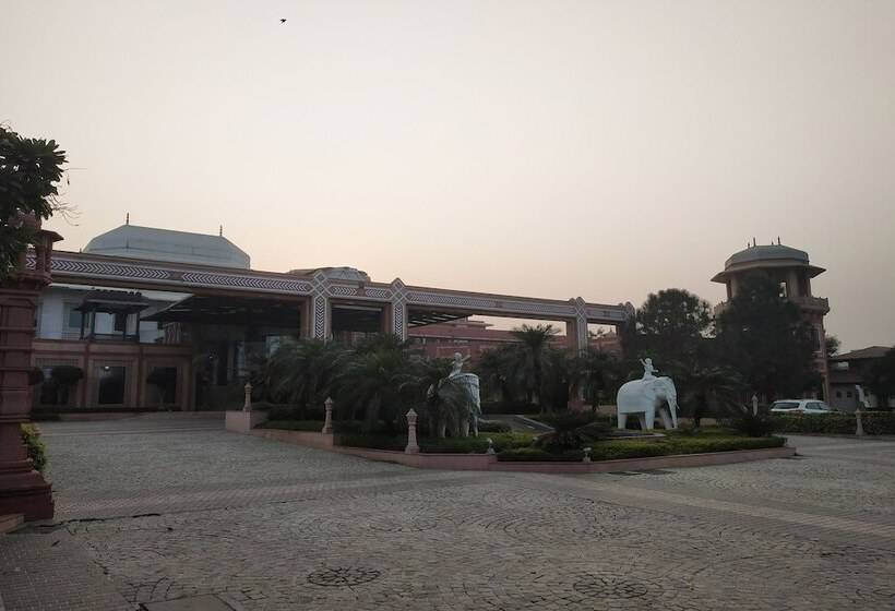 فندق Orient Taj By Oyo Rooms