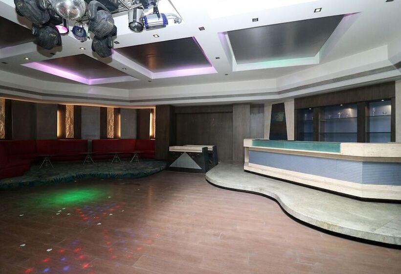 فندق Orient Taj By Oyo Rooms