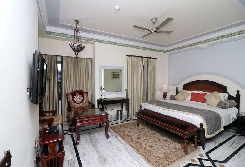 فندق Orient Taj By Oyo Rooms