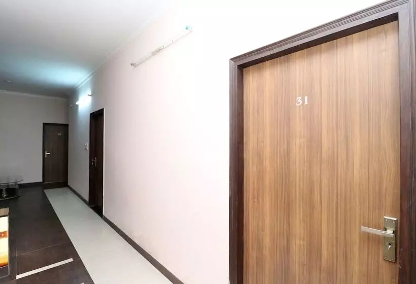 ホテル R K Guest House By Oyo Rooms