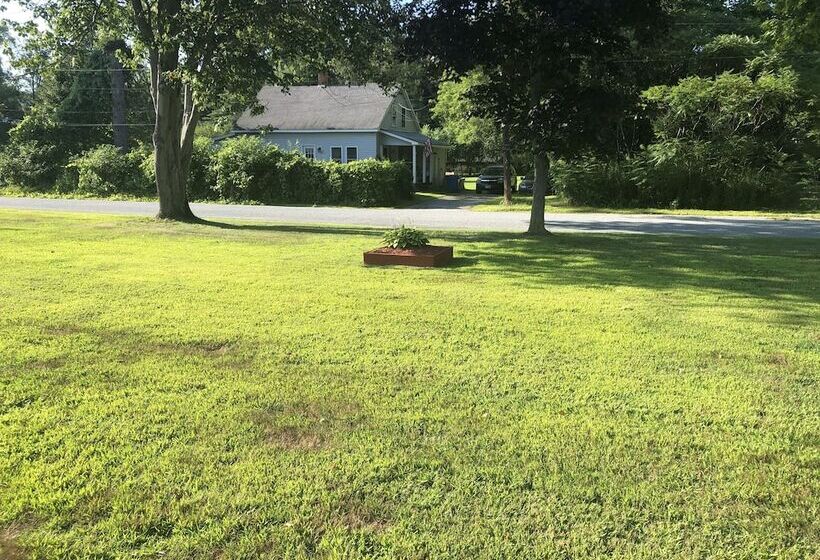 Мотель Claremont Motor Lodge