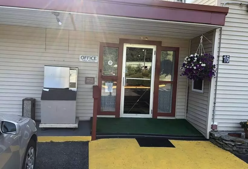 モーテル Claremont Motor Lodge