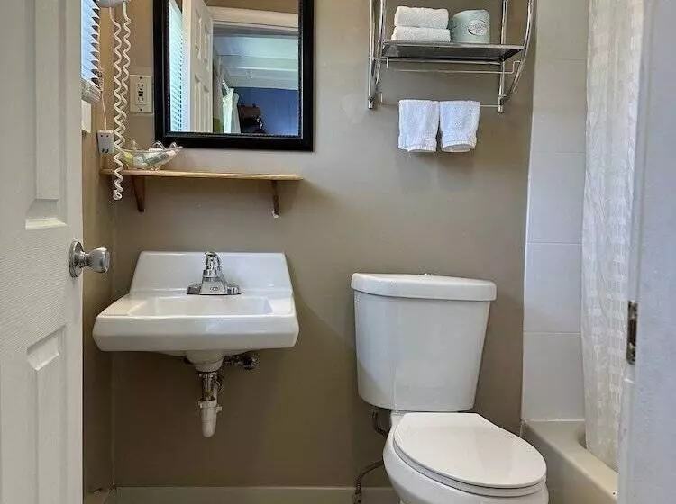 モーテル Claremont Motor Lodge