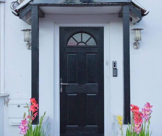 Пансион Langley Lodge