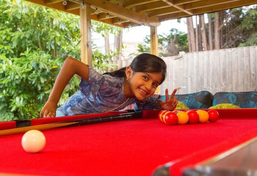 Пансион Langley Lodge