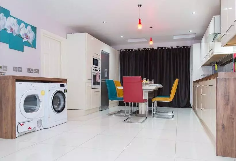 Majatalo Langley Lodge