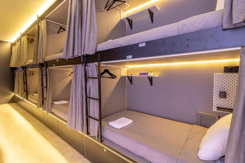 هاستل The11room