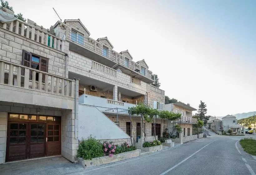 Apartments Ina