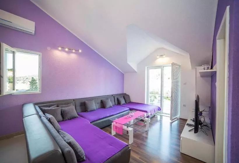 Apartments Ina