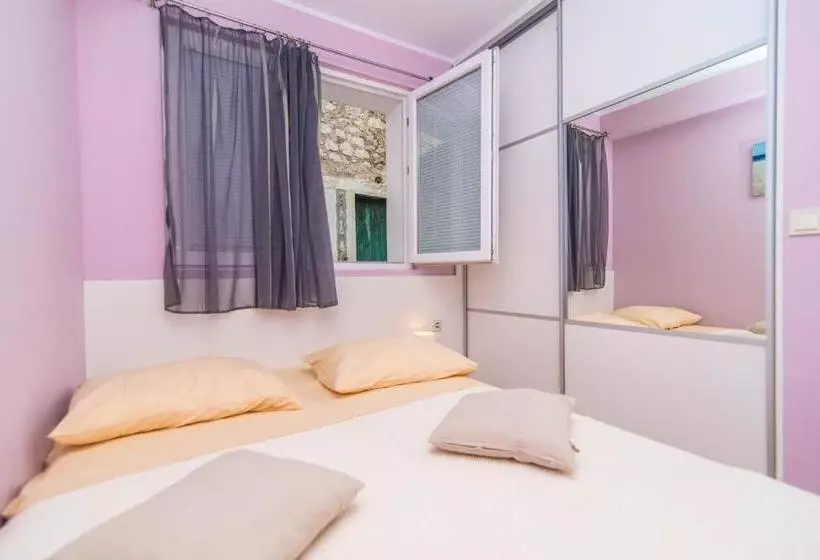 Apartments Ina