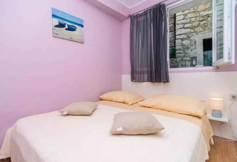 Apartments Ina