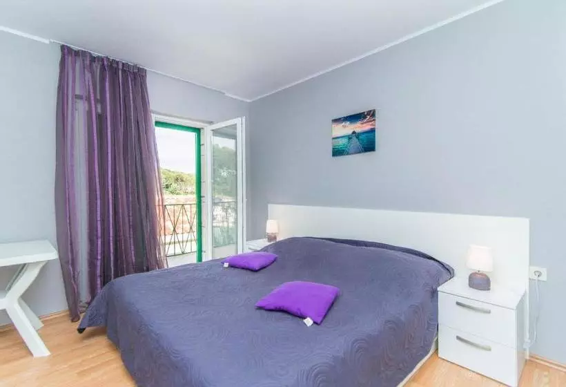 Apartments Ina