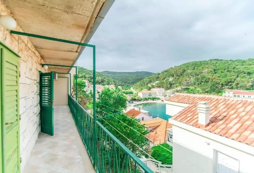 Apartments Ina