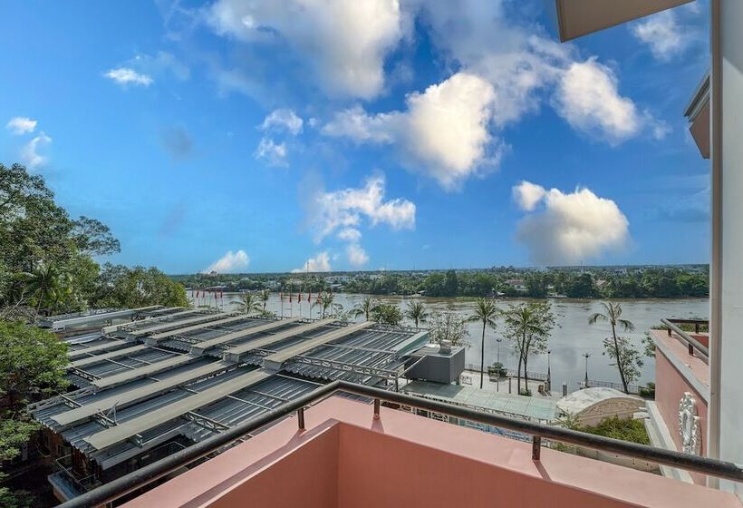 Bcons Riverside Hotel Binh Duong