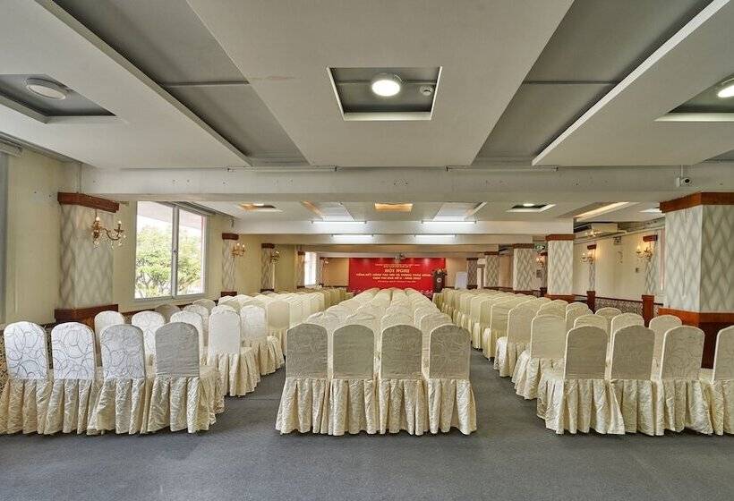 Bcons Riverside Hotel Binh Duong