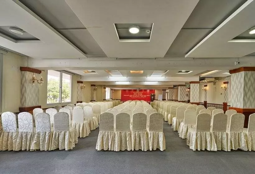 Bcons Riverside Hotel Binh Duong