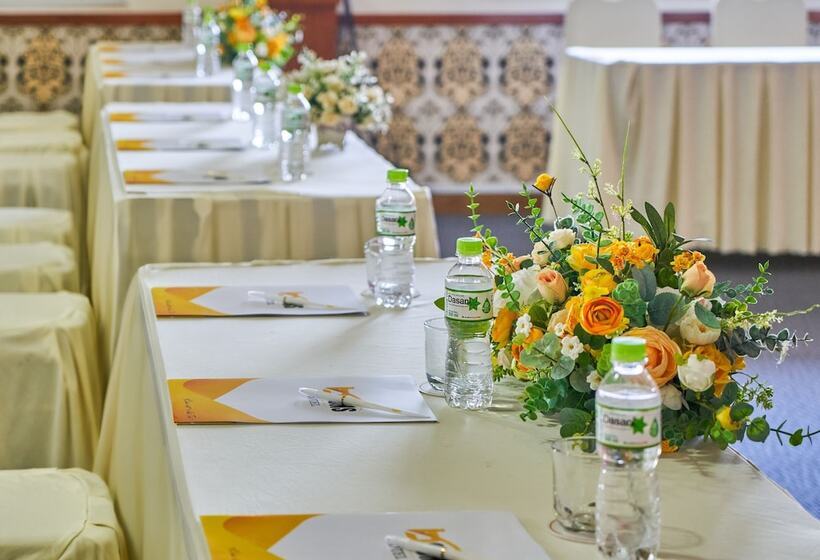 Bcons Riverside Hotel Binh Duong