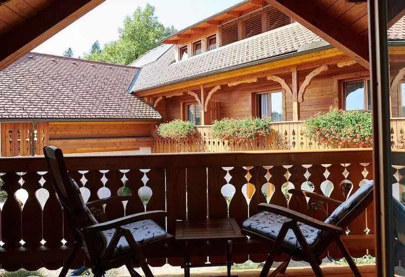 تختخواب و صبحانه Penzion Berc