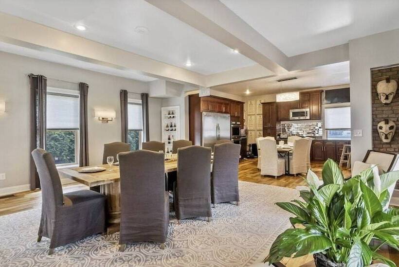 צימר The Cochrane House Luxury Historic Inn