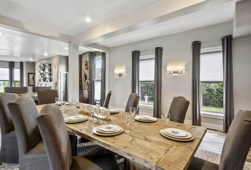 צימר The Cochrane House Luxury Historic Inn