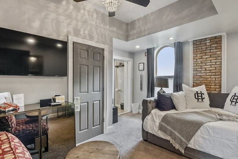 צימר The Cochrane House Luxury Historic Inn