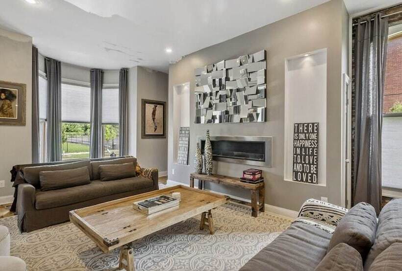 צימר The Cochrane House Luxury Historic Inn