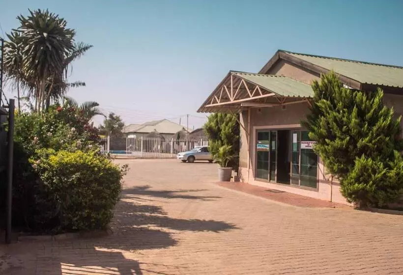 مسافرخانه Leget Lodges & Gardens