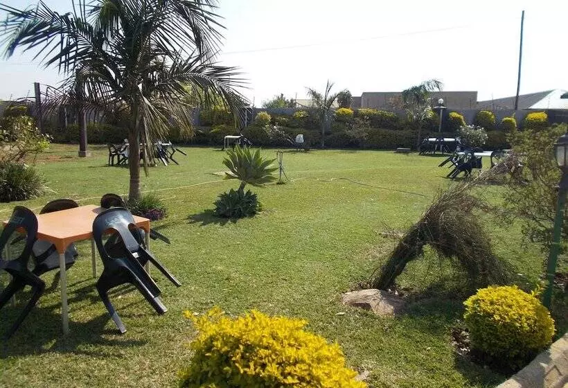 مسافرخانه Leget Lodges & Gardens
