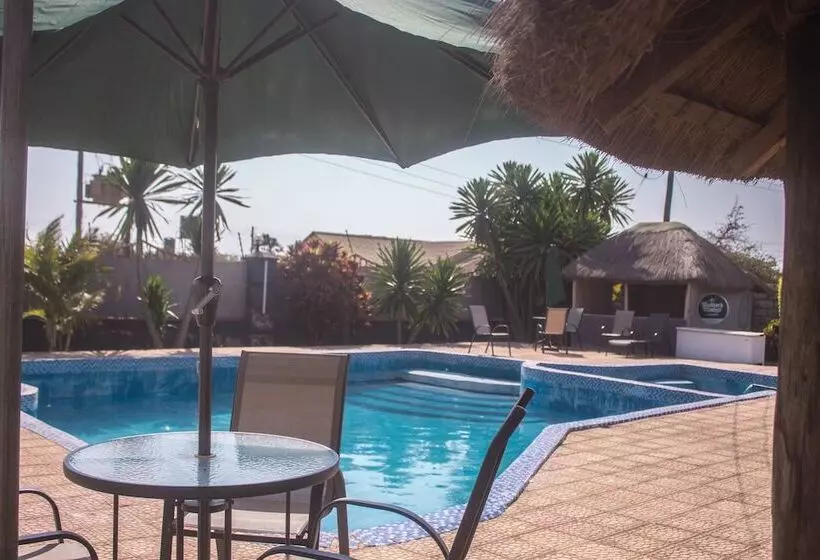 مسافرخانه Leget Lodges & Gardens