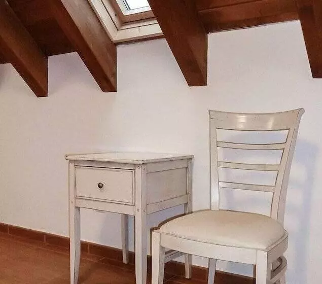 Hostal Y Albergue Haizea   Hostel