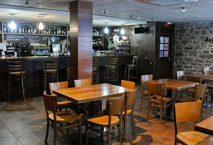 Hostal Y Albergue Haizea Hostel