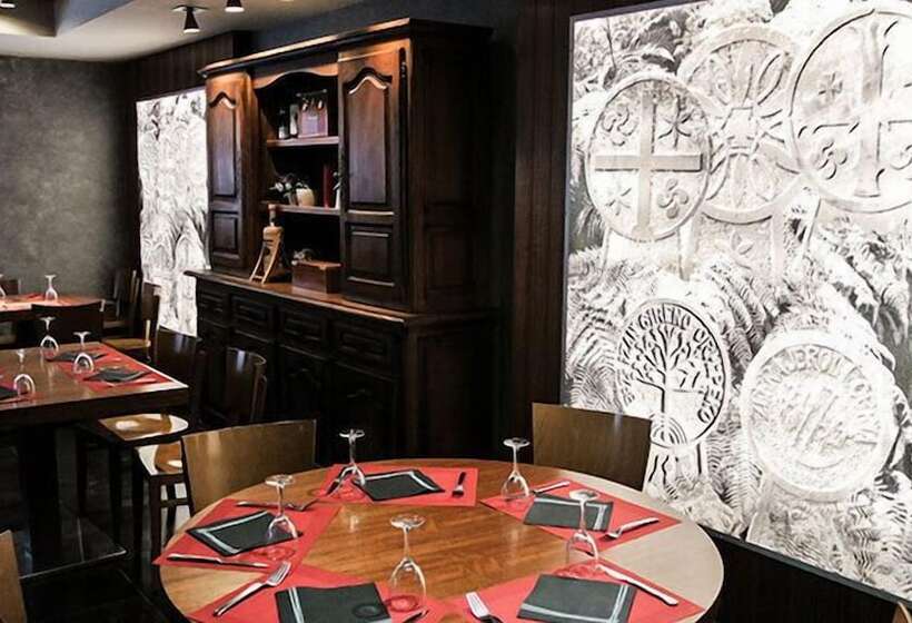 Hostal Y Albergue Haizea Hostel