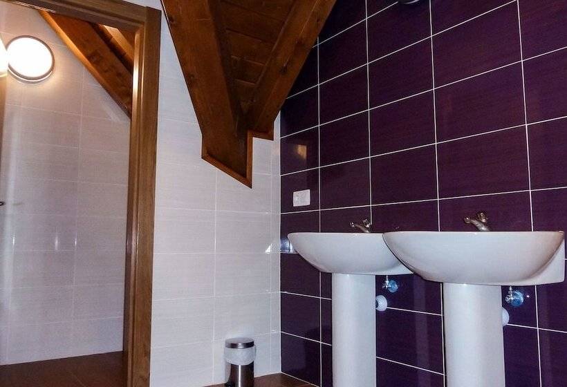 Hostal Y Albergue Haizea Hostel