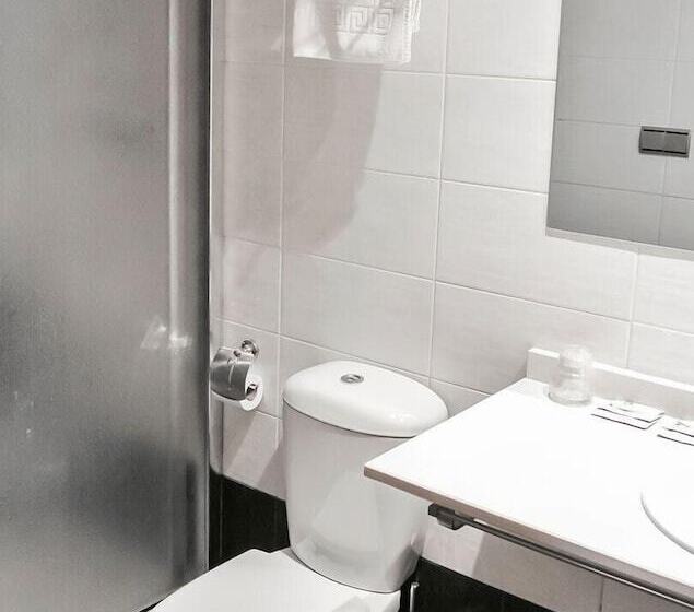 Hostal Y Albergue Haizea Hostel