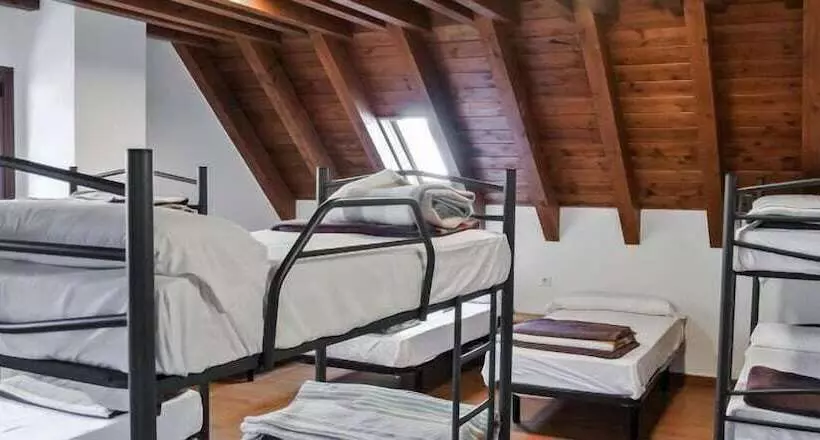 Hostal Y Albergue Haizea   Hostel