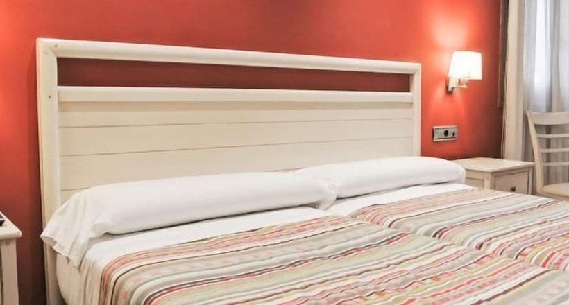 Hostal Y Albergue Haizea Hostel