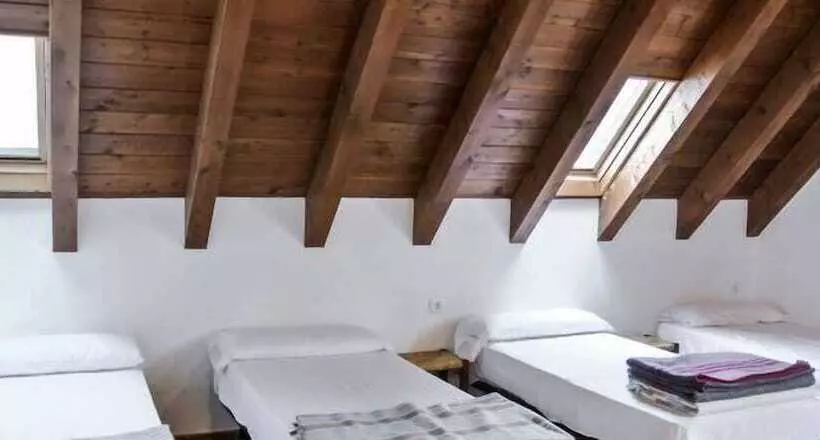 Hostal Y Albergue Haizea   Hostel