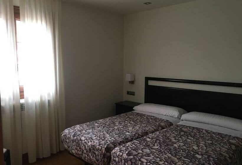 Hostal Y Albergue Haizea Hostel