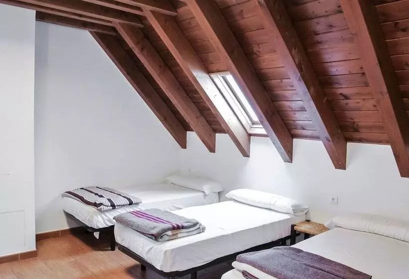 Hostal Y Albergue Haizea   Hostel