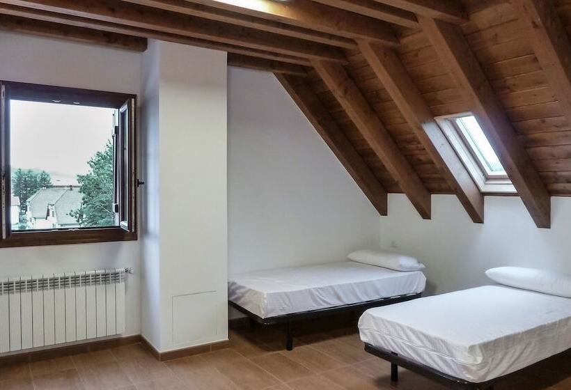 Hostal Y Albergue Haizea Hostel